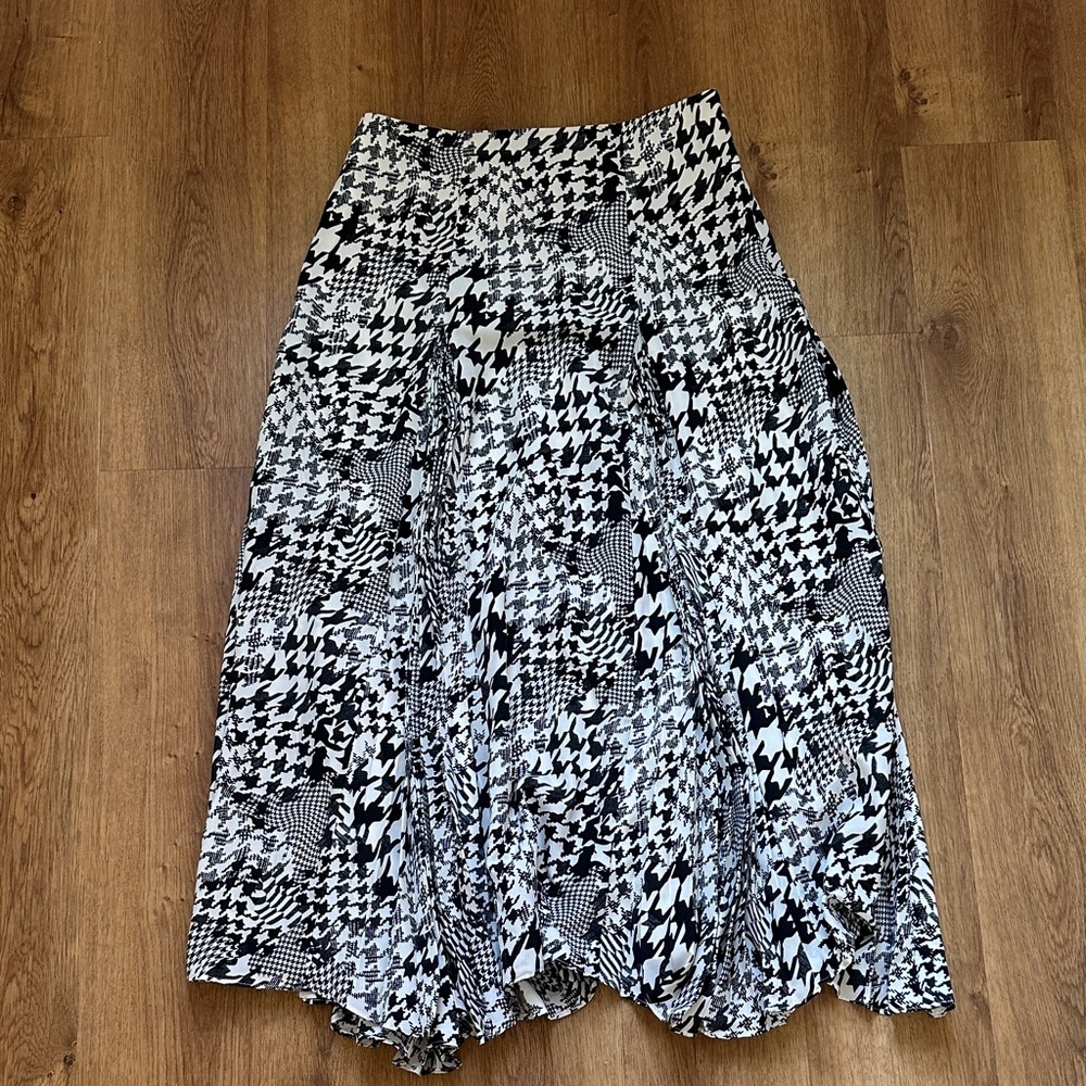 NWT Anthropologie Maeve Abstract Pleated Maxi Skirt in Black‎ and White Size 2